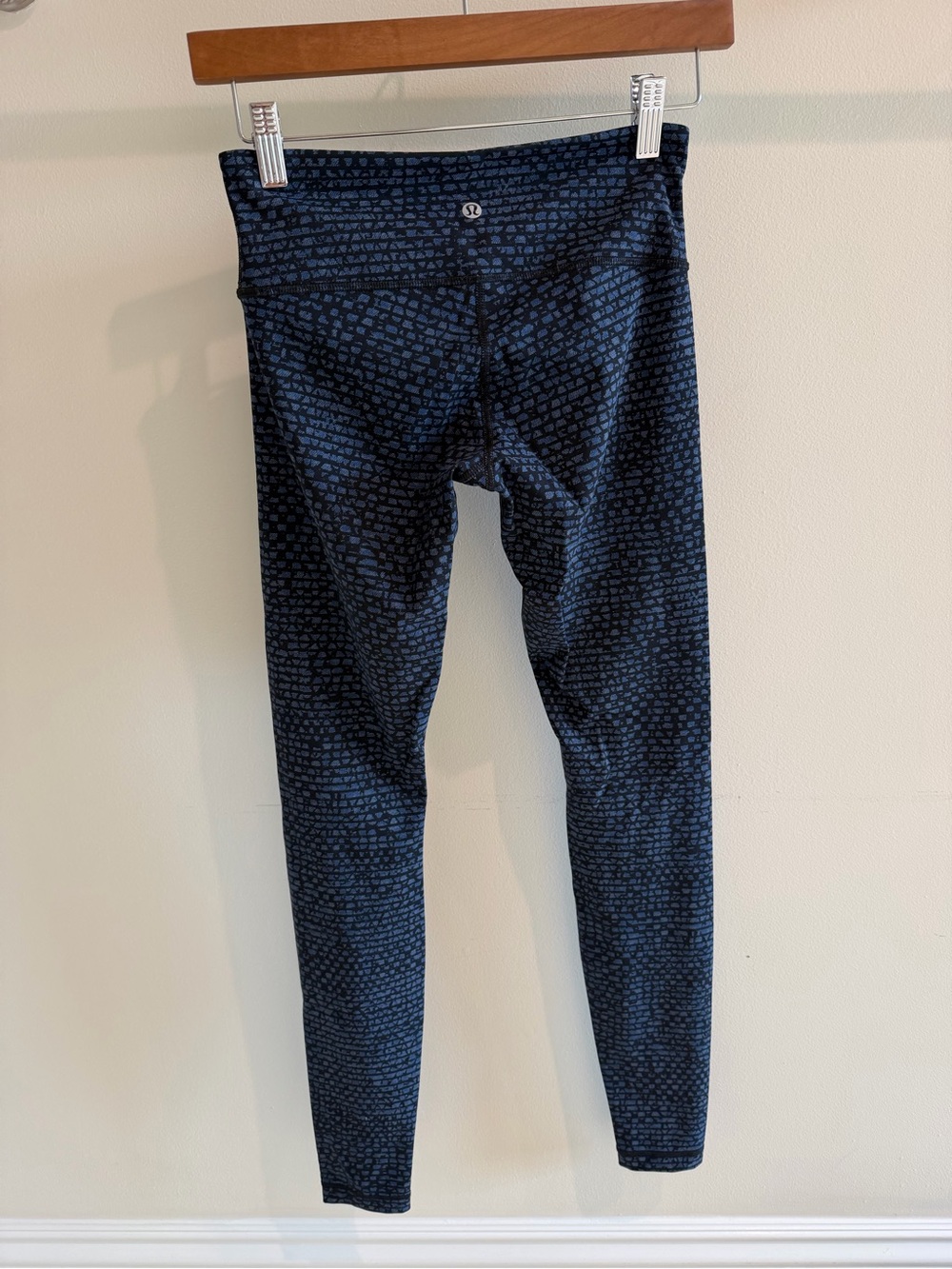 Lululemon Navy and Black Printed Leggings